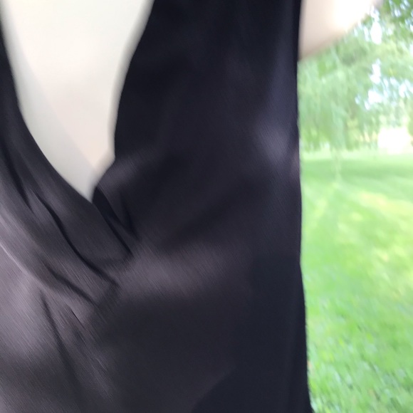 Green Envelope blk  neckline sleeveless Medium top - Picture 2 of 5